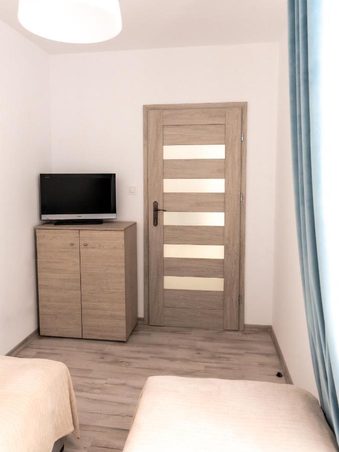 Apartament Pod Lasem Appartement Oldrzychowice Klodzkie Buitenkant foto