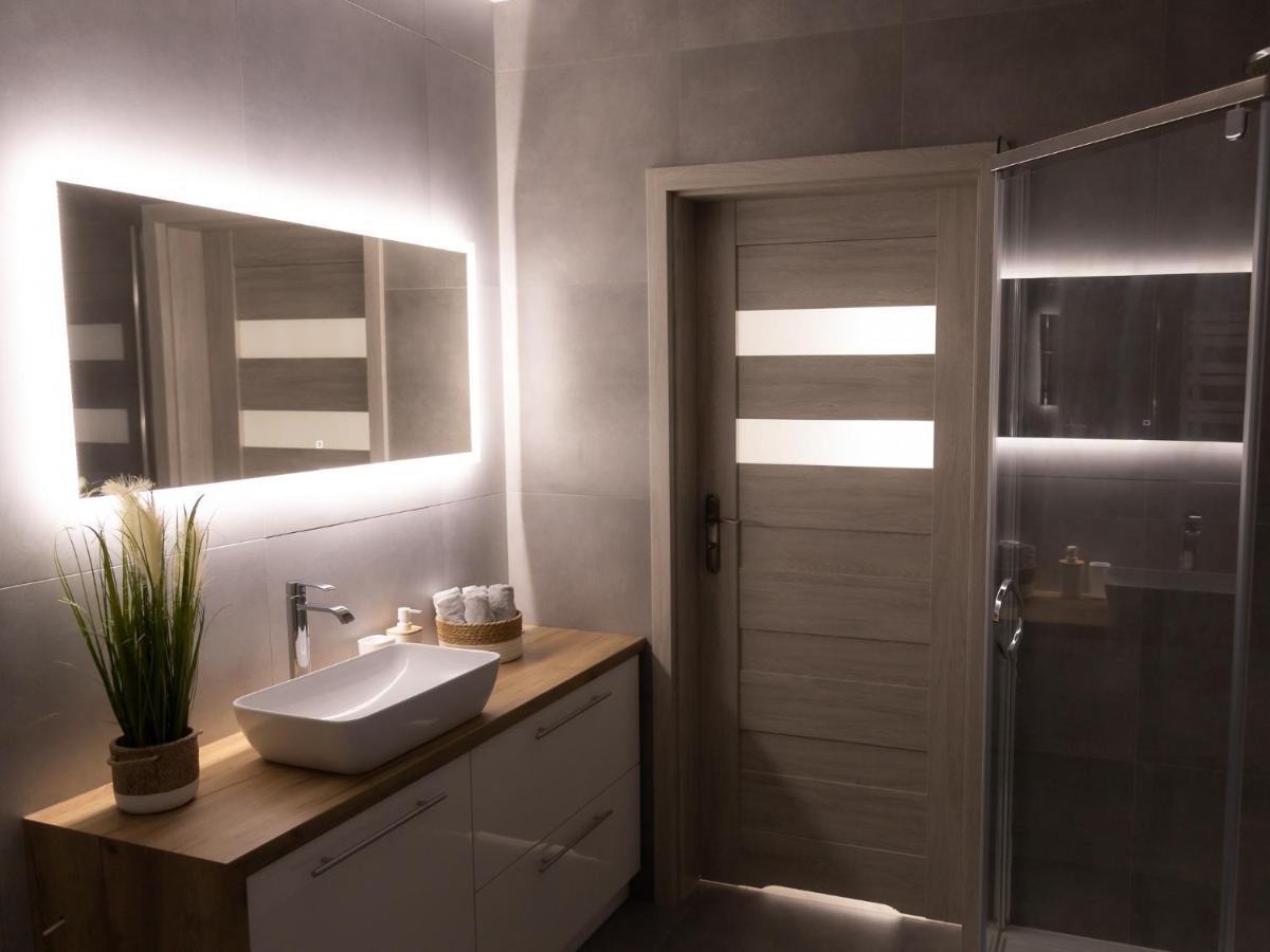 Apartament Pod Lasem Appartement Oldrzychowice Klodzkie Buitenkant foto