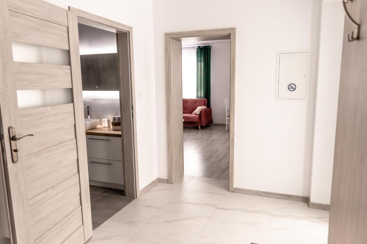 Apartament Pod Lasem Appartement Oldrzychowice Klodzkie Buitenkant foto