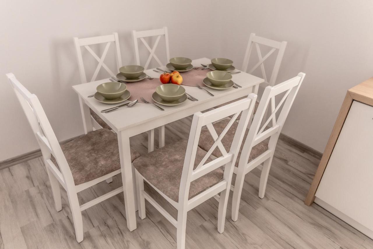 Apartament Pod Lasem Appartement Oldrzychowice Klodzkie Buitenkant foto