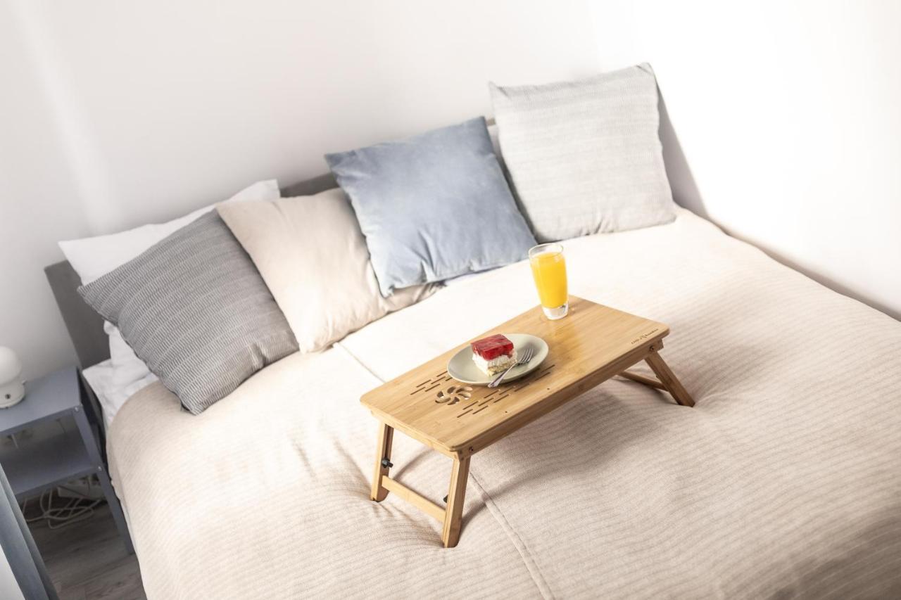 Apartament Pod Lasem Appartement Oldrzychowice Klodzkie Buitenkant foto