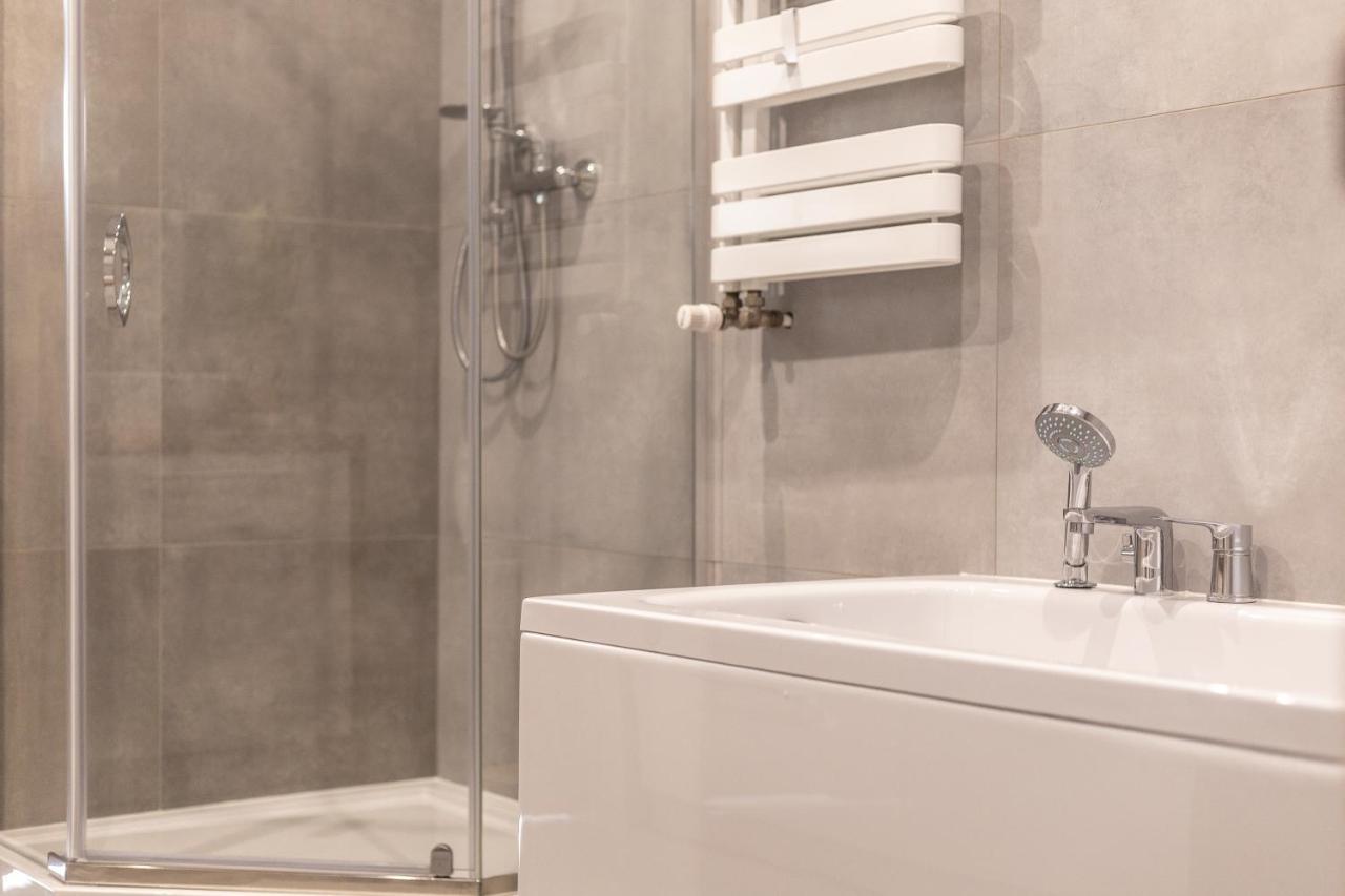 Apartament Pod Lasem Appartement Oldrzychowice Klodzkie Buitenkant foto