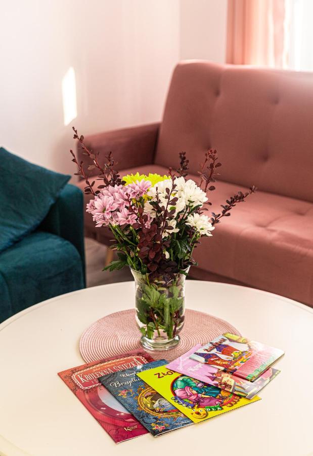 Apartament Pod Lasem Appartement Oldrzychowice Klodzkie Buitenkant foto