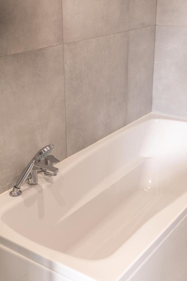 Apartament Pod Lasem Appartement Oldrzychowice Klodzkie Buitenkant foto
